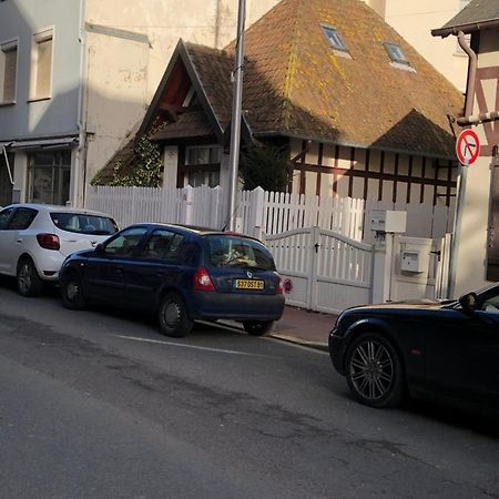 Charmante Maison Coeur De Ville La Gare Des Vacances Довіль Екстер'єр фото